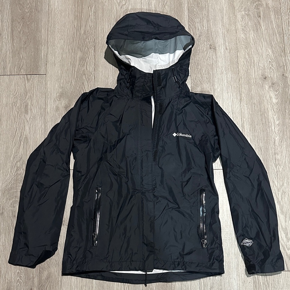 Columbia Women’s Black Raincoat